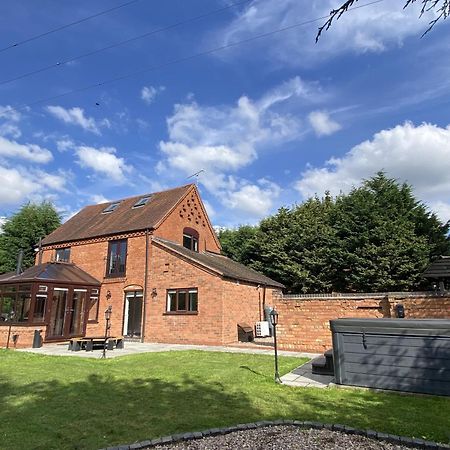 The Coach House Villa Birmingham Bagian luar foto