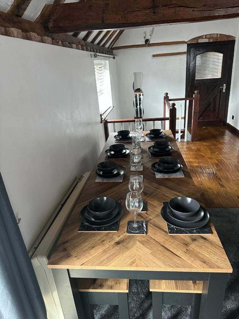 The Coach House Villa Birmingham Bagian luar foto