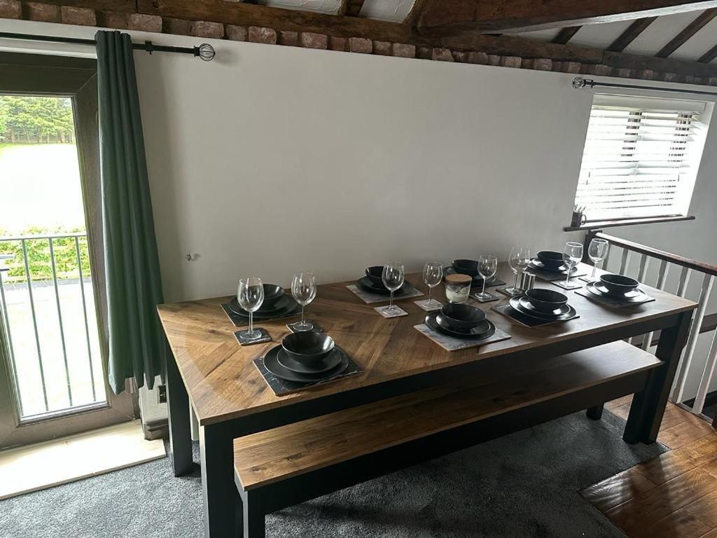 The Coach House Villa Birmingham Bagian luar foto