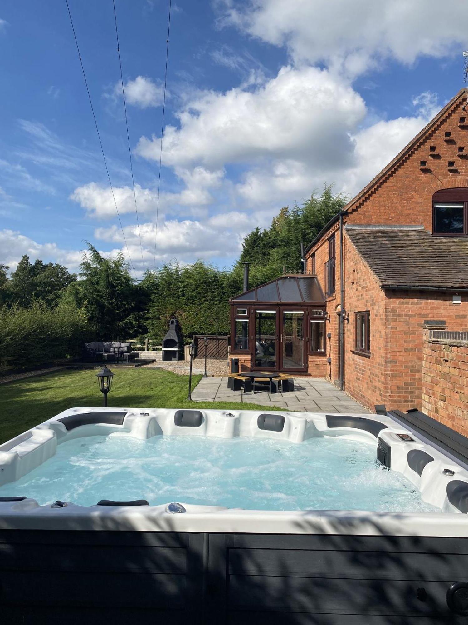 The Coach House Villa Birmingham Bagian luar foto